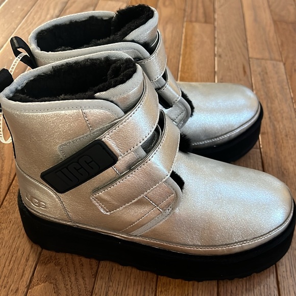 UGG Big Kids Neumel Platform Leather boots - Picture 3 of 14